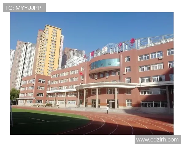 祝铭震：从青涩少年到电竞明星的成长之路与奋斗故事